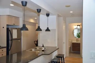 70 High Park Avenue 1403, Toronto, On M6p 1a1