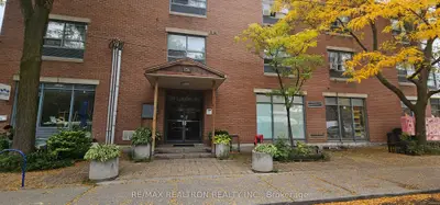 1081 St Clair Avenue W, Toronto, On M6e 1a8
