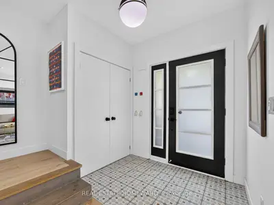 69 Ringley Avenue, Toronto, On M8y 1p3