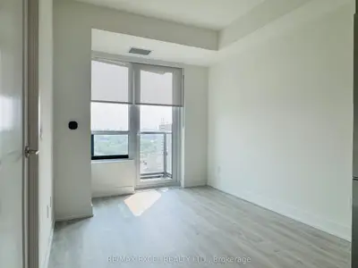 60 Central Park Roadway 1114, Toronto, On M9a 0e6