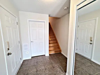 247 Slingsby Landing, Milton, On L9t 8n6