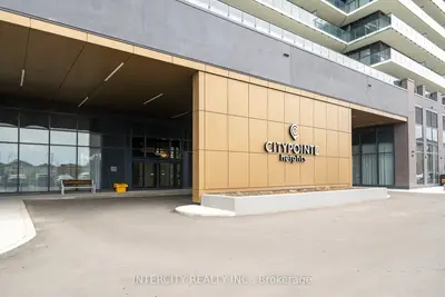 15 Skyridge Drive E 1018, Brampton, On L6p 4s3