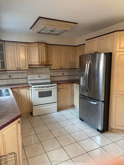 37 Irwin Road S Main Floor, Toronto, On M9w 2p6