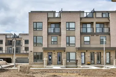 30 Woodstream Drive 13, Toronto, On M9w 0g1