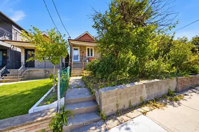 279 Mcroberts Avenue, Toronto, On M6e 4p8