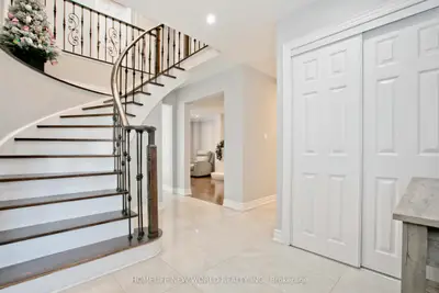 2607 Old Carriage Road, Mississauga, On L5c 1y6