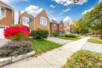 4223 Lastrada Heights, Mississauga, On L5c 3v1