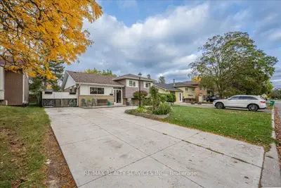 53 Windermere Court, Brampton, On L6x 2l5
