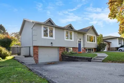 699 Castleguard Crescent, Burlington, On L7n 2w7