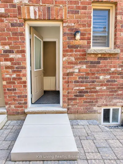 21 Plentywood Drive, Brampton, On L6y 0c1