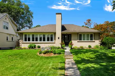 497 Townsend Avenue, Burlington, On L7t 2b2