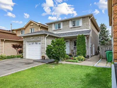 234 Lech Walesa Drive, Mississauga, On L5b 3h3