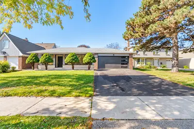 2651 Thorn Lodge Drive, Mississauga, On L5k 1l1