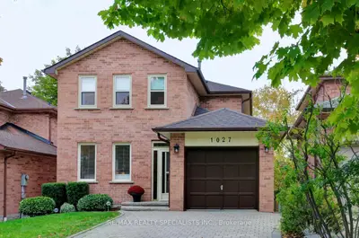 1027 Serdica Court, Mississauga, On L5h 4h9