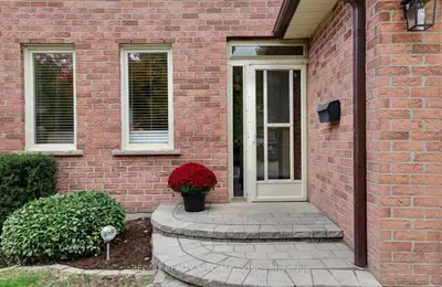 1027 Serdica Court, Mississauga, On L5h 4h9