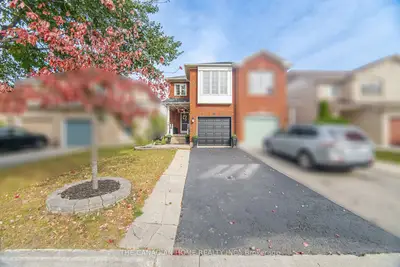 8 Vauxhall Crescent, Brampton, On L7a 3a3