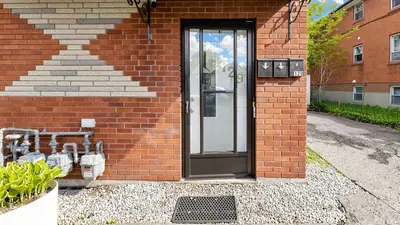 129 Melrose Street, Toronto, On M8y 1b4