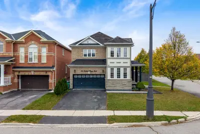 56 Iceland Poppy Trail, Brampton, On L7a 0m9
