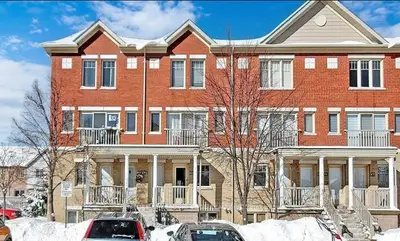 5050 Intrepid Drive 30, Mississauga, On L5m 0e5