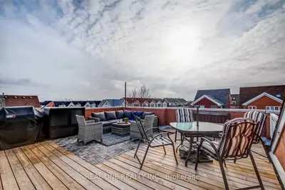 2400 Munn's Avenue D, Oakville, On L6h 6g9