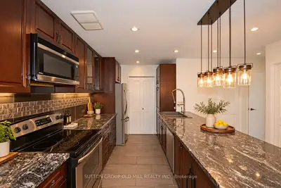 370 Dixon Road 2302, Toronto, On M9r 1t2