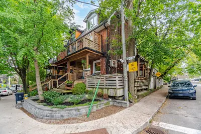 500 Indian Grove, Toronto, On M6p 2h9