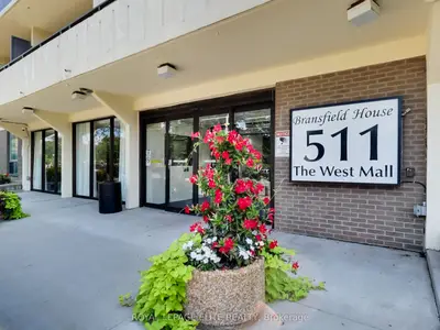 511 The West Mall Road 702, Toronto, On M9c 1g5