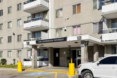 100 Lotherton Pathway 604, Toronto, On M6b 2g8