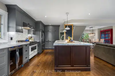 36 EARL Street, Mississauga, ON L5M 1N7