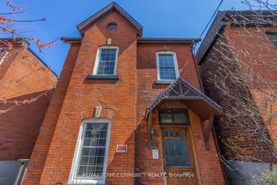 59 Gwynne Avenue Unit 3, Toronto, On M6k 2c5