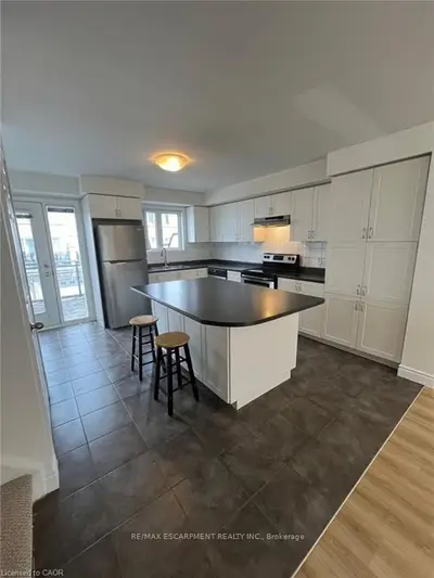 2891 Rio Court 8, Mississauga, On L5m 0s4