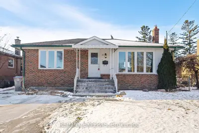 35 Edgemont Drive, Brampton, On L6v 1k9
