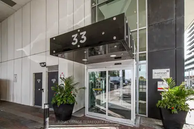 33 Shore Breeze Drive 3111, Toronto, On M8v 0g1