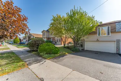 2996 Windjammer Road, Mississauga, On L5l 1s7
