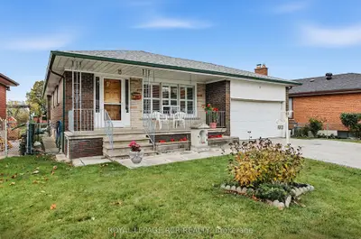 32 Bartel Drive, Toronto, On M3n 1c9