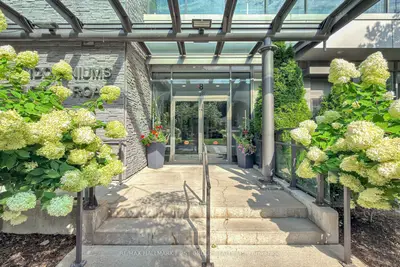 8 Fieldway Road 505, Toronto, On M8z 3l1