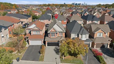 5165 Rayana Ridge, Mississauga, On L5m 8b1