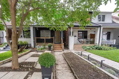 100 Rosethorn Avenue, Toronto, On M6n 3l1