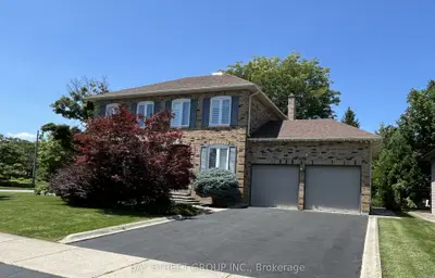 1035 Masters Green, Oakville, On L6m 2n8