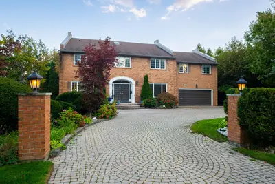 2026 Mississauga Road, Mississauga, On L5h 2k6