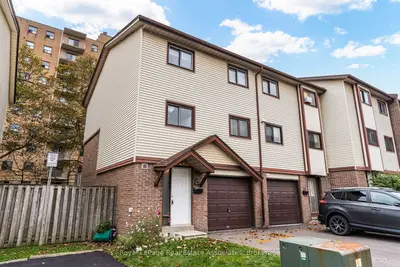 11 Mccallum Court 11, Brampton, On L6w 3m4