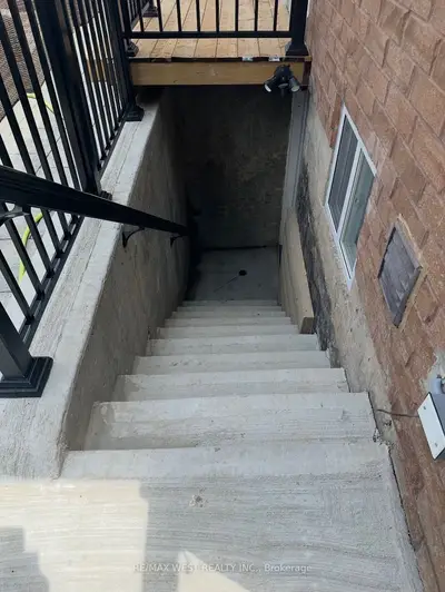 5 Bryony Road, Brampton, On L7a 0g2