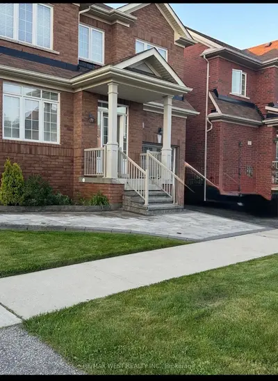 5 Bryony Road, Brampton, On L7a 0g2
