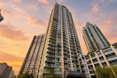 225 Webb Drive 603, Mississauga, On L5b 4p2