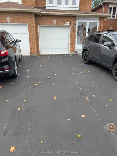 3843 Densbury Drive Upper, Mississauga, On L5n 6z3