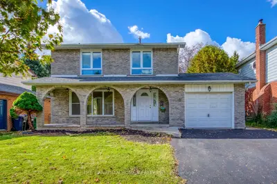 15 Newton Road, Brampton, On L6v 2p4