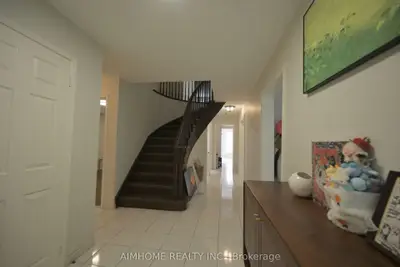 521 Chieftan Circle, Mississauga, On L4z 3a5