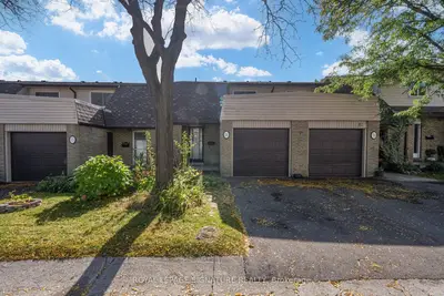 2340 Bromsgrove Road 14, Mississauga, On L5j 4a2