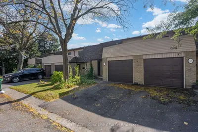 2340 Bromsgrove Road 14, Mississauga, On L5j 4a2