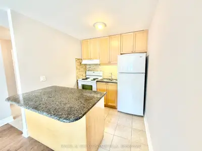 90 Twenty Fifth Street 35, Toronto, On M8v 3p9
